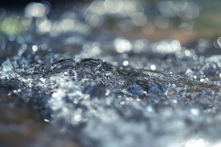 вода