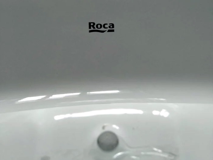 Известны чугунные ванны фирмы Roca